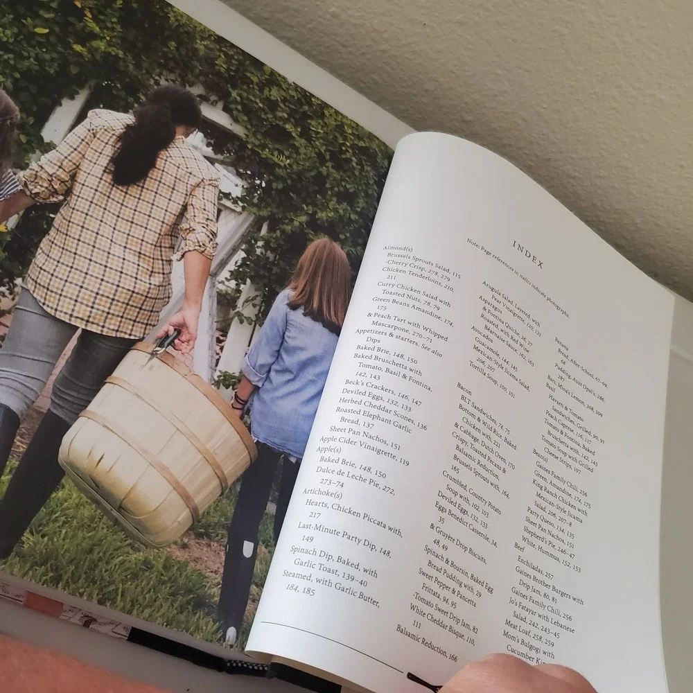 Magnolia Table by Joanna Gaines - A Collection of Recipes for Gathering
